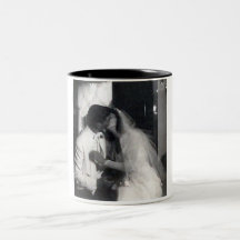 A kiss on the day mugs
