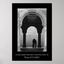A KISS UNDER THE ARCH, CENTRAL PARK, NY, US PRINT