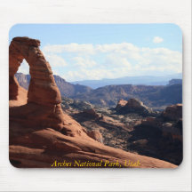 A view of Delicate Arch, Arches National Park, ... Mousepad