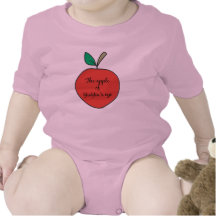 Apple of YiaYia's Eye Tshirt