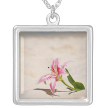 Beach Lily Necklace