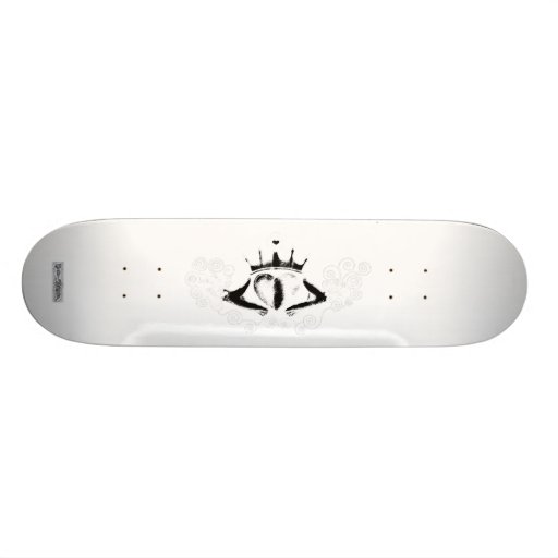 Claddagh (White) Skateboard