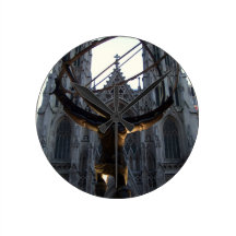 Clock: Atlas Statue at  Rockefeller Centre