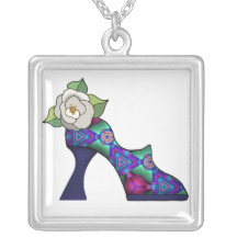 Fashion Show with rose Necklaces