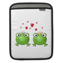 Frog Prince and Frog Princess, with hearts. iPad Sleeves