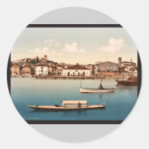 General view, Desenzano, Garda, Lake of, Italy vin Round Sticker