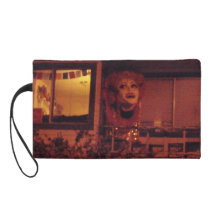 HELLLOOO DARLIN!!! WRISTLET CLUTCHES