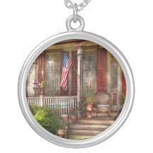 House - Belvidere, NJ - A classic American home Personalised Necklace