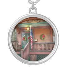 House - Metuchen, NJ - That yule tide spirit Personalised Necklace