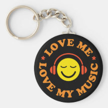 Love me love my music smiley with headphones key chain