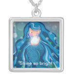 Mermaid with bright pearl Necklaces