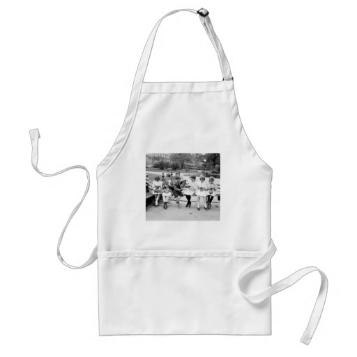 Patriotic Knitting Bee, early 1900s Aprons