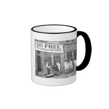 Play Golf Free (While Having Your Suit Pressed) Mugs