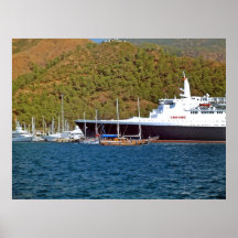 QE2 at Marmaris Poster