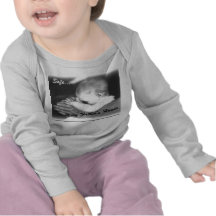Safe in Daddy's hands Tshirts