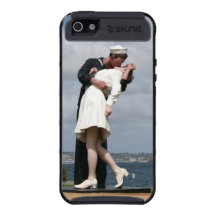 Sculpture Unconditional Surrender in San Diego Cases For iPhone 5
