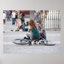 Sentada en la bicicleta poster