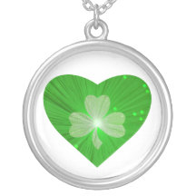 Shamrock Heart necklace white