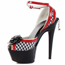 SHARP SHOES Black and red high heels Photo Sculpture