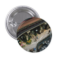 The Luxurious Queen Victoria Building Pin