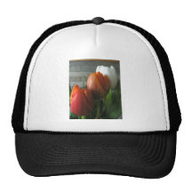 Tulip blooms trucker hats