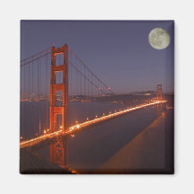 USA, California, Marin. Moonrise above the Fridge Magnets