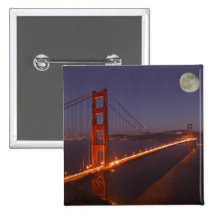 USA, California, Marin. Moonrise above the Pin