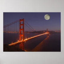 USA, California, Marin. Moonrise above the Posters