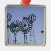 USA, TEXAS, Lubbock: American Wind Power Centre Ornaments