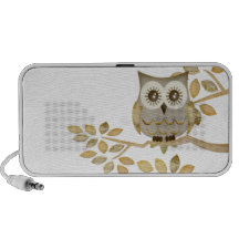 Wide Eyes Owl in Tree Doodle iPod Speaker