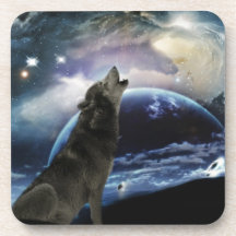 Wolf howling at the moon drink coaster