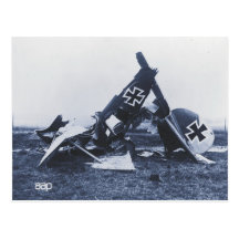 World War 1 Wreckage of a German plane Post Cards