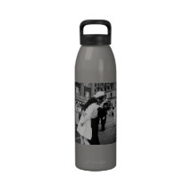 WWII Kiss at the End of the War Water Bottle
