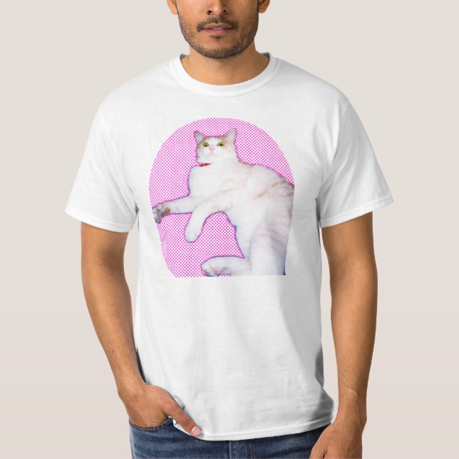 可愛い猫[a cat 'kawaii'] T-Shirt (Front)