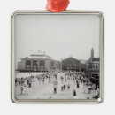 Search for tourist christmas tree decorations Outdoors