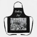 Search for susan aprons Garden