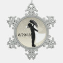 Search for elegant lockets For her