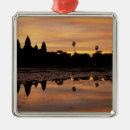 Search for historical christmas tree decorations Temple