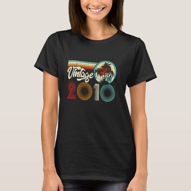 15th Birthday Gifts Vintage Born In 2010 15 Years  T-Shirt (Front)
