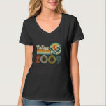 16th Birthday Gifts Vintage Born In 2009 16 Years  T-Shirt<br><div class="desc">16th Birthday Gifts Vintage Born In 2009 16 Years Old Retro</div>