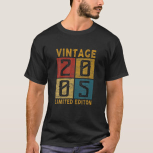 17Th Birthday Vintage 2005 Born In 2005 17 Yrs Old T-Shirt