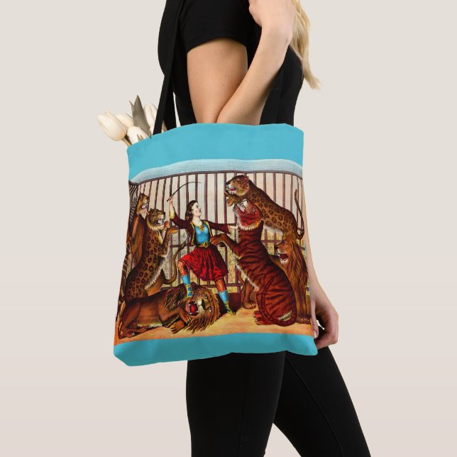 1874 The Lion Queen Tote Bag (Close Up)