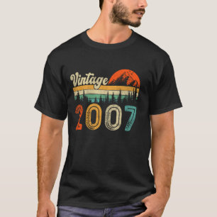 18 Year Old Gift Men Women Vintage 2007 18th Birth T-Shirt