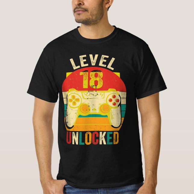 18th Birthday Gift Boys Men 18 Year Old Vintage T-Shirt (Front)