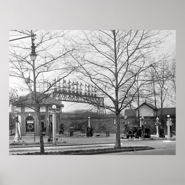 1925 Old Gas Station Poster (Front)