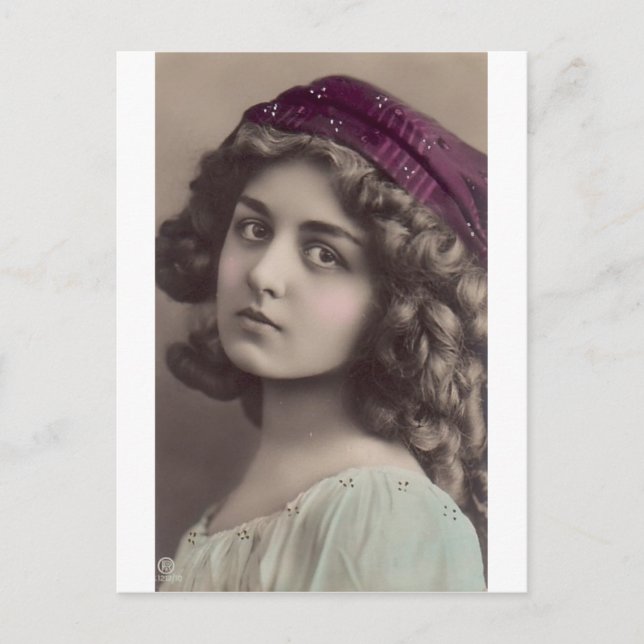 1 free vintage printable - gypsy girl.jpg postcard (Front)