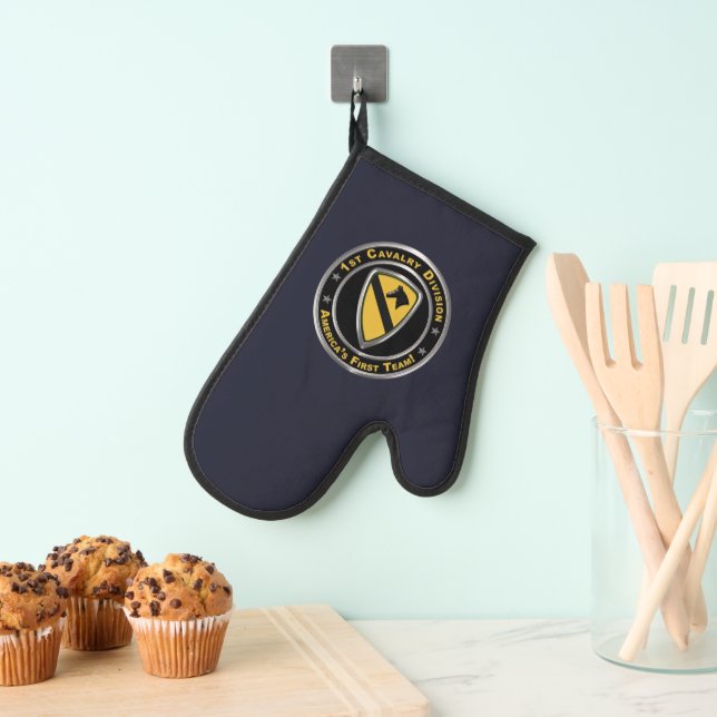 1st Cavalry Division  1st CAV Oven Mitt (Insitu(Hanging))