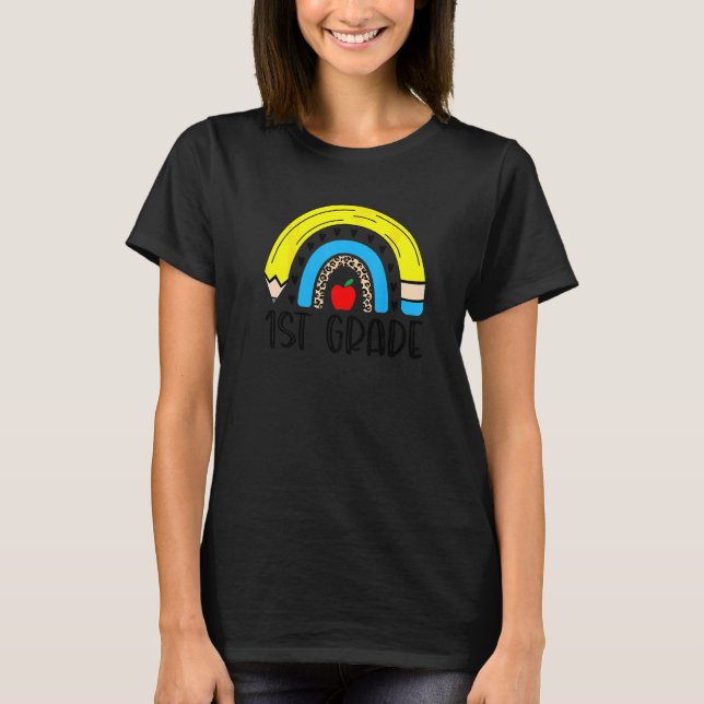 1st Grade Rainbow Kids Teachers Field Day 2022 Bac T-Shirt (Front)