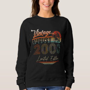 22 Year Old Vintage 22nd Birthday Born In 2000 Aug Sweatshirt
