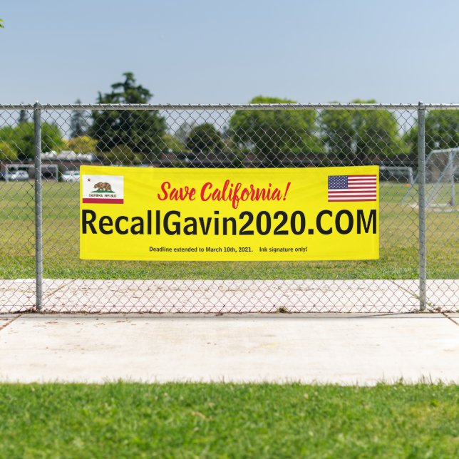 2.5ft x 8ft Recallgavin2020 Banner (Insitu)
